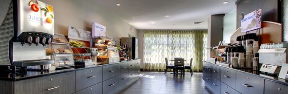 Images Holiday Inn Express & Suites Meridian