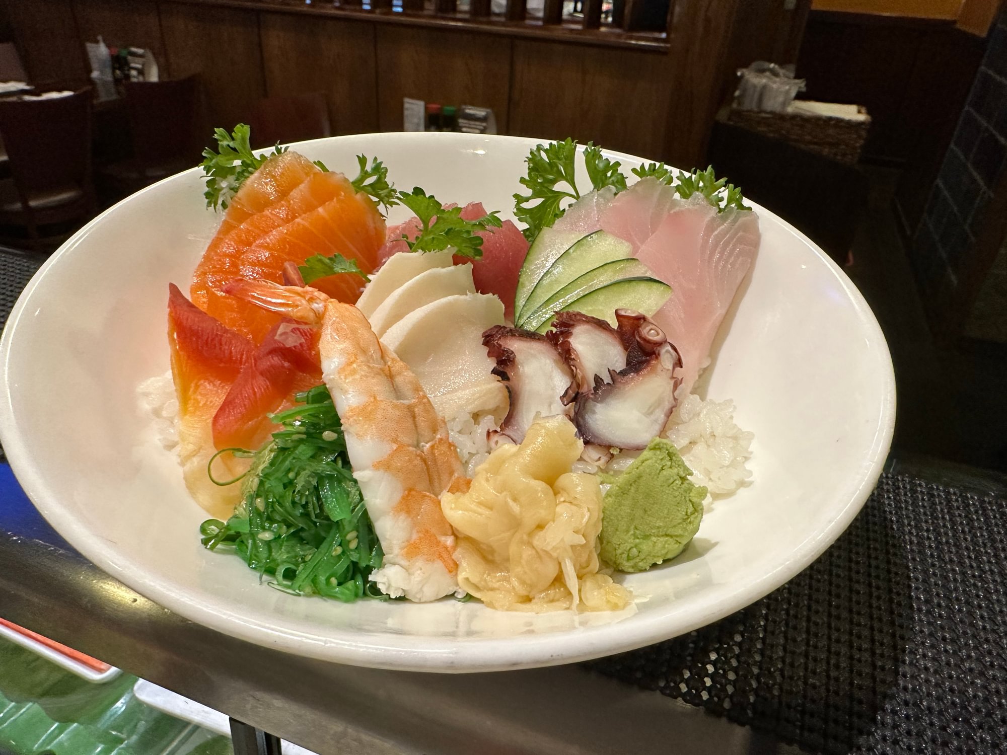 Chirasi - Assort fresh fish on the top of sushi rice