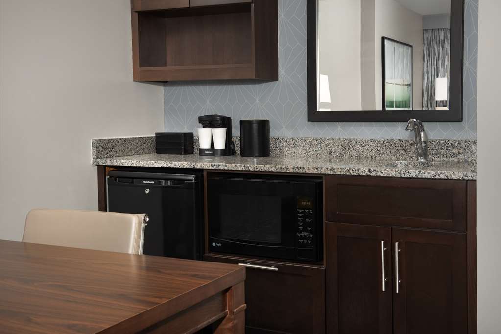 Embassy Suites by Hilton Springfield Image