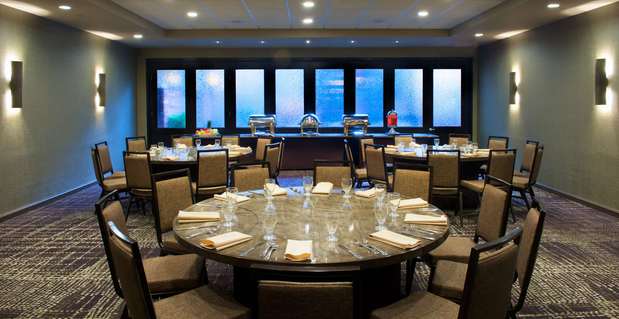 Images Embassy Suites by Hilton Philadelphia Airport