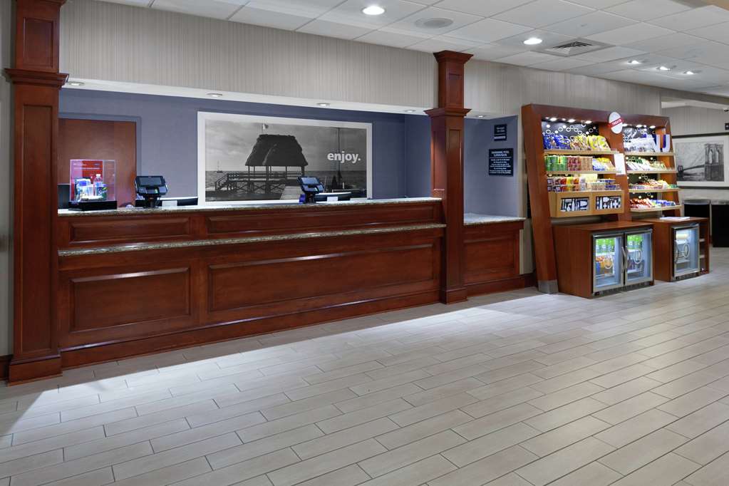 Hampton Inn Woodbridge Image