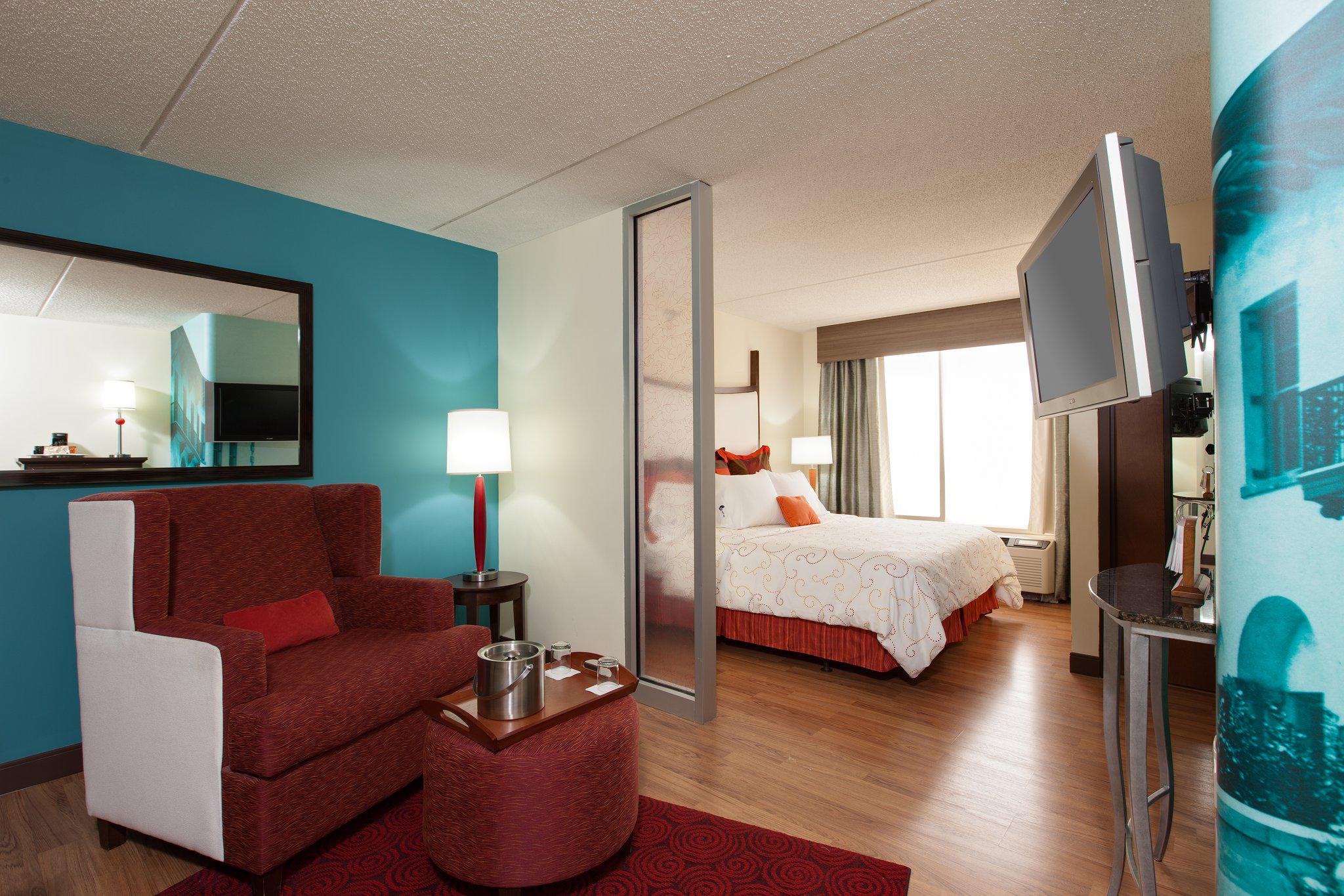 Hotel Indigo Chicago-Vernon Hills Photo