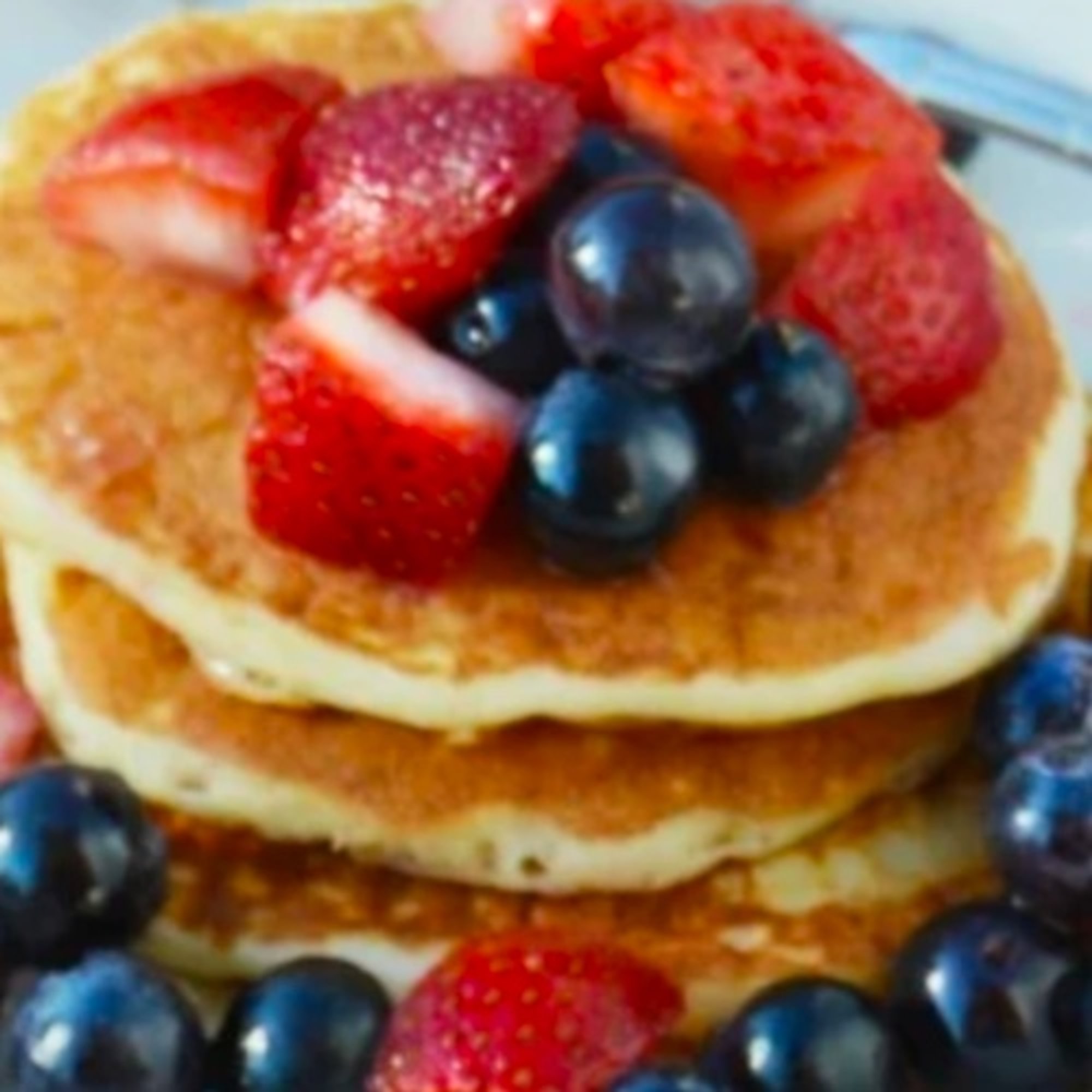 VERY BERRY PANCAKES