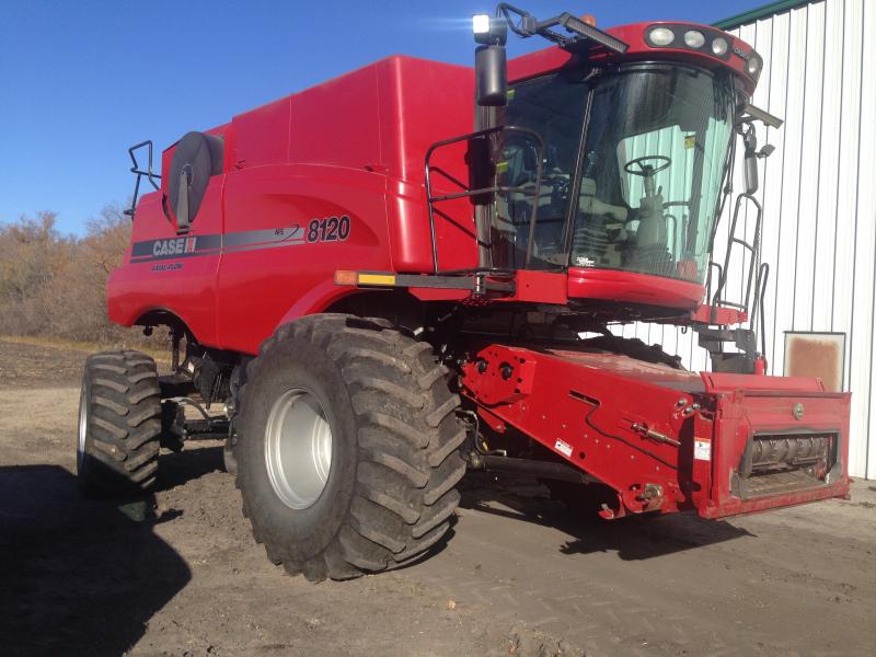 2011 IH AF8120