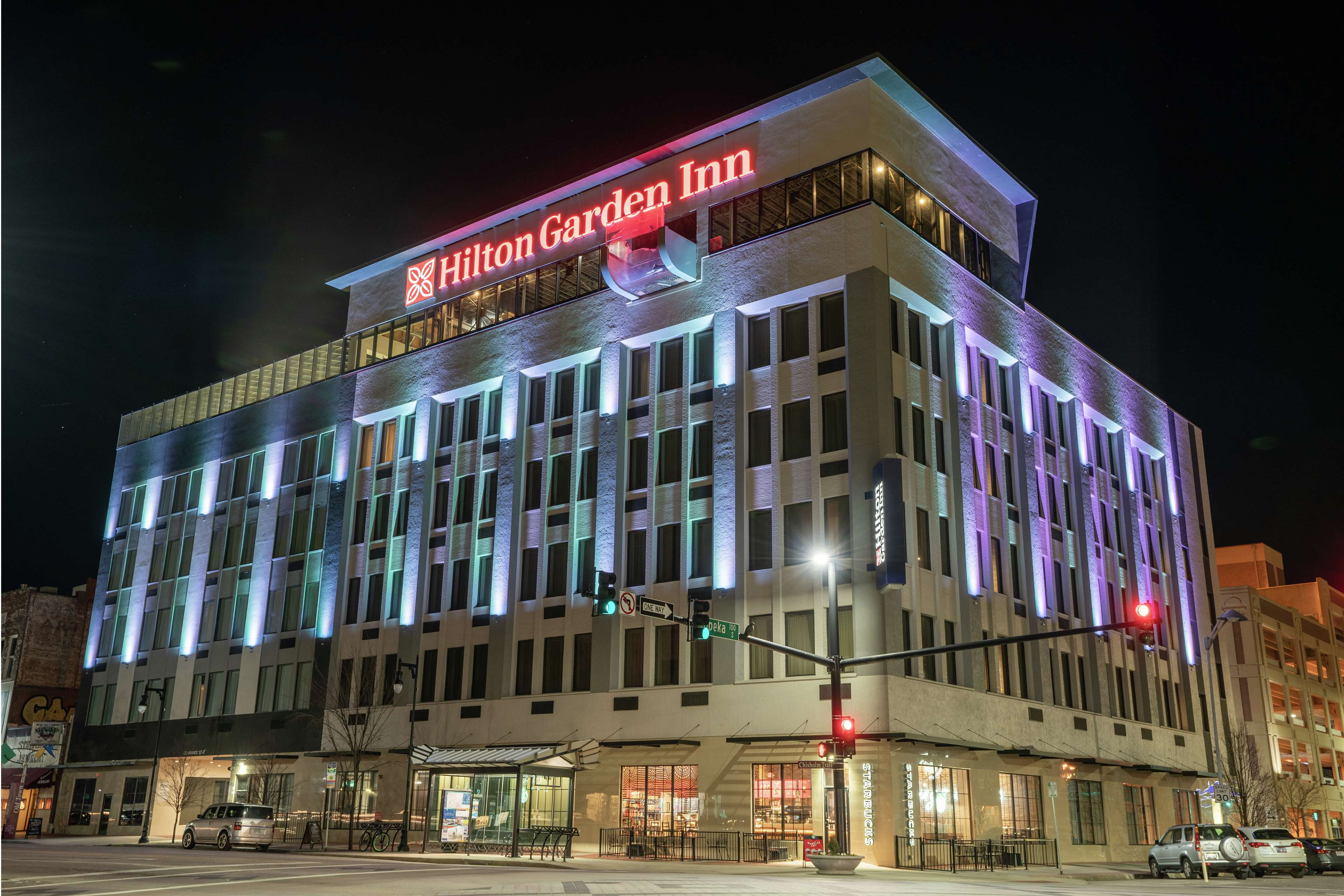 Hilton Garden Inn Wichita Downtown Photo