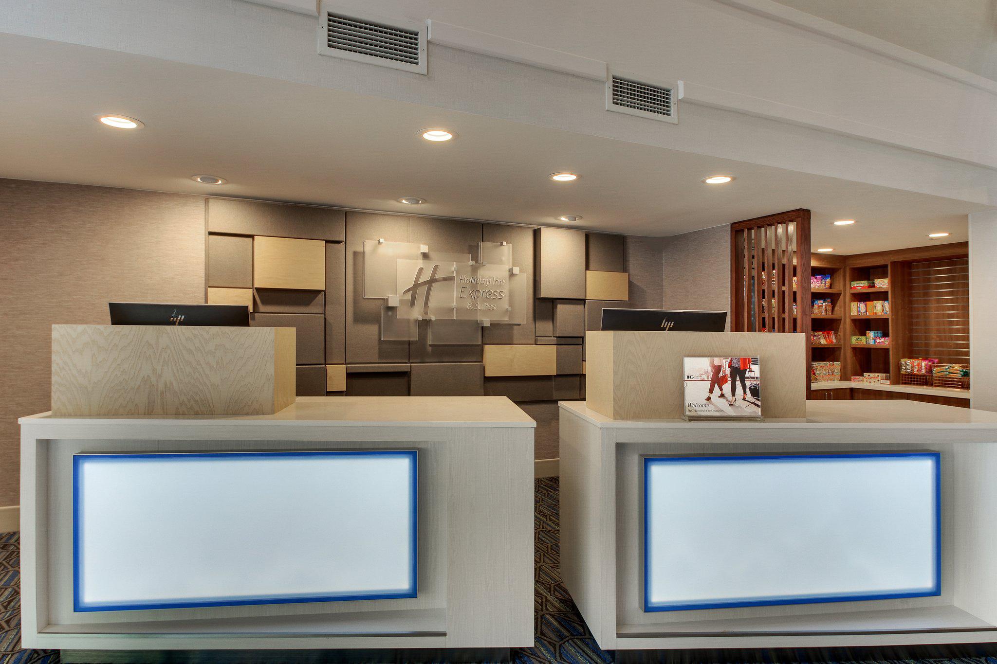 Holiday Inn Express & Suites Atlanta-Emory University Area Photo