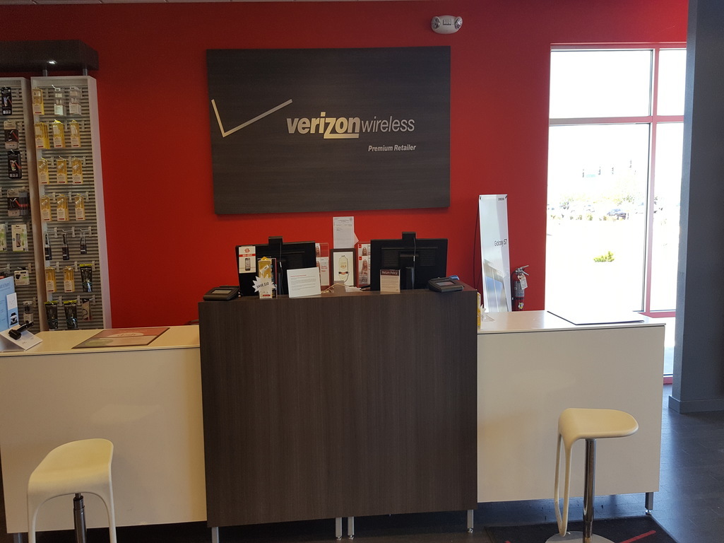 Verizon Authorized Retailer - TCC Photo