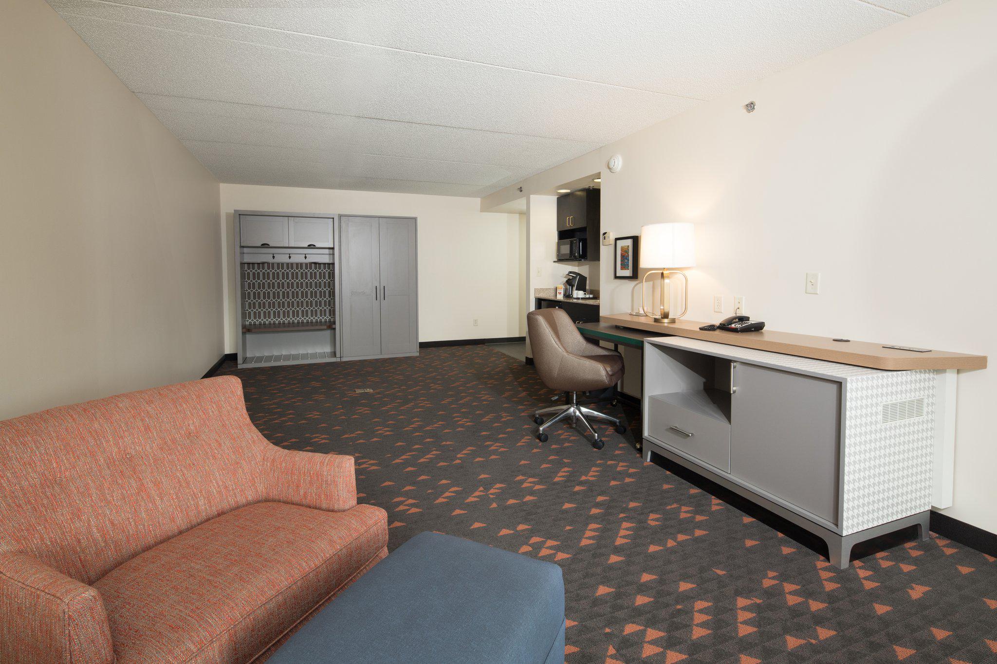 Holiday Inn & Suites Ann Arbor Univ. Michigan Area Photo