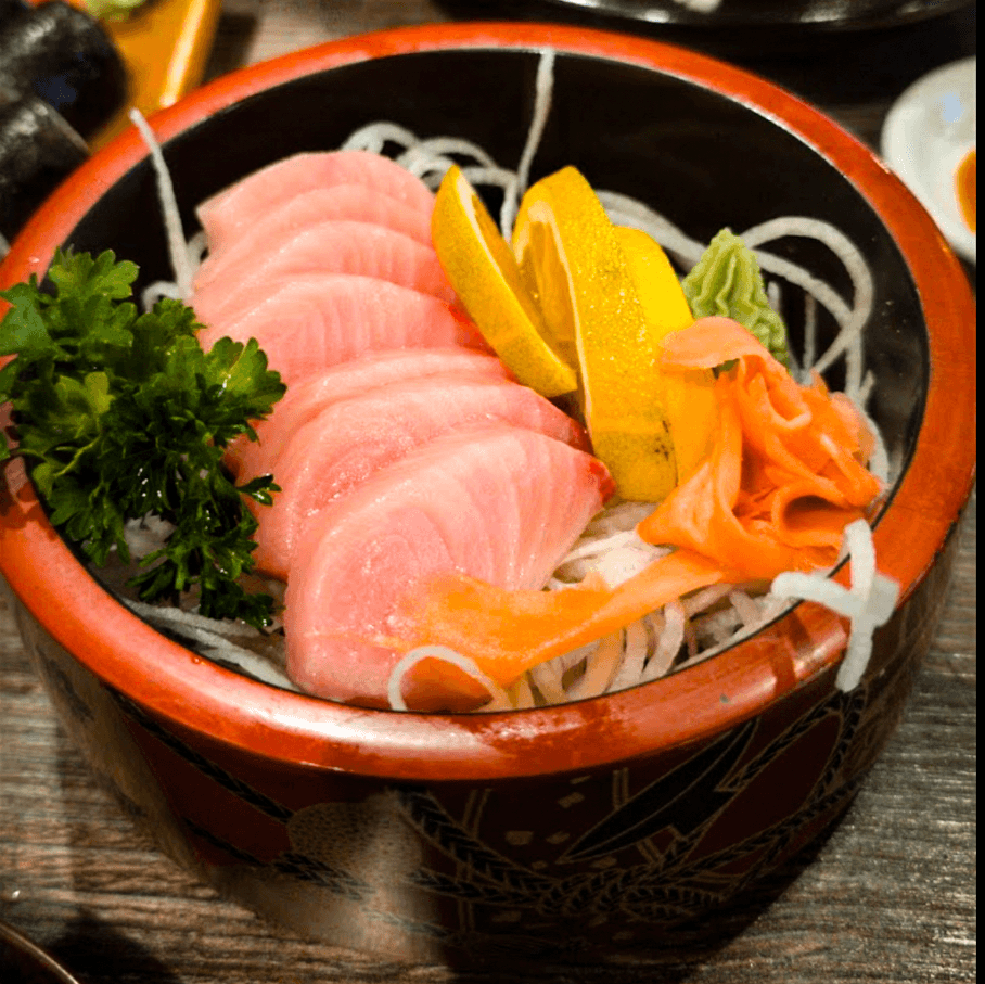 Hamachi Sashimi 6pcs