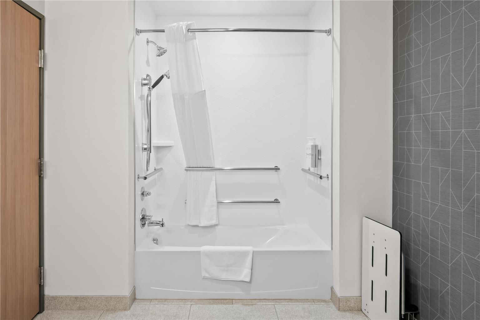 Spark by Hilton Garland Dallas East Image