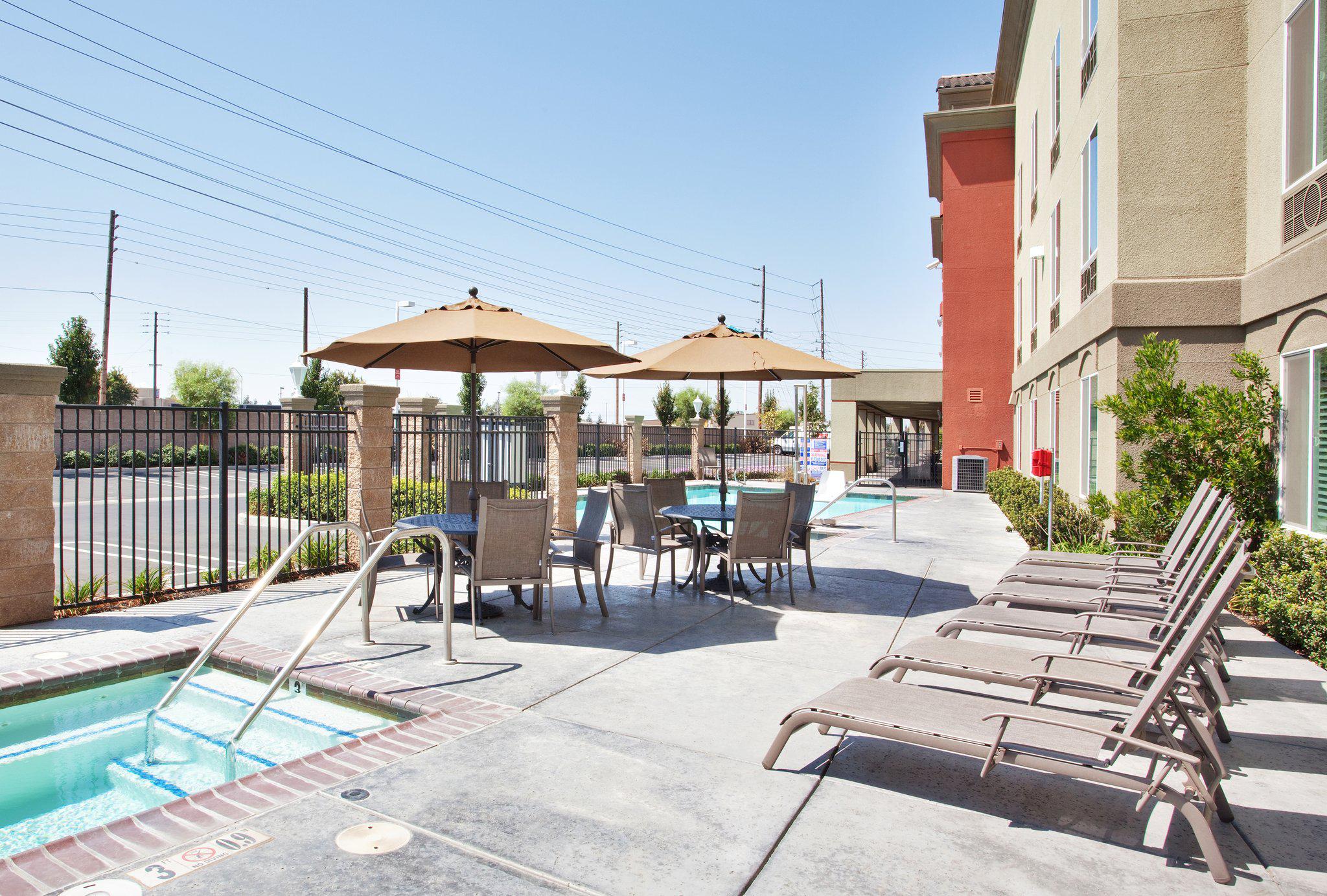 Holiday Inn Express & Suites Modesto-Salida Photo