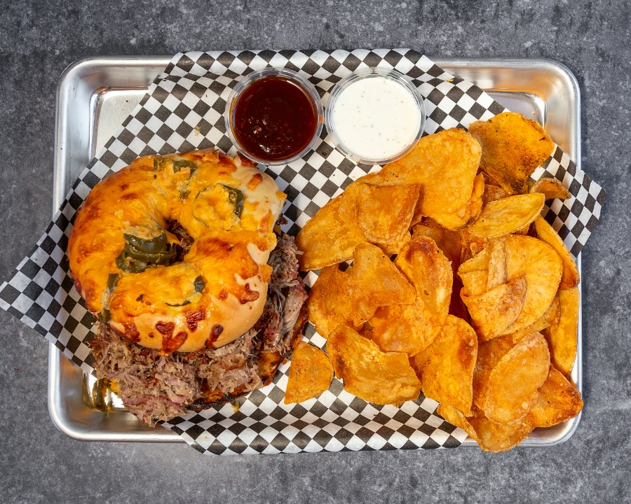 PULLED PORK SANDWICH w/TATER CHIPS