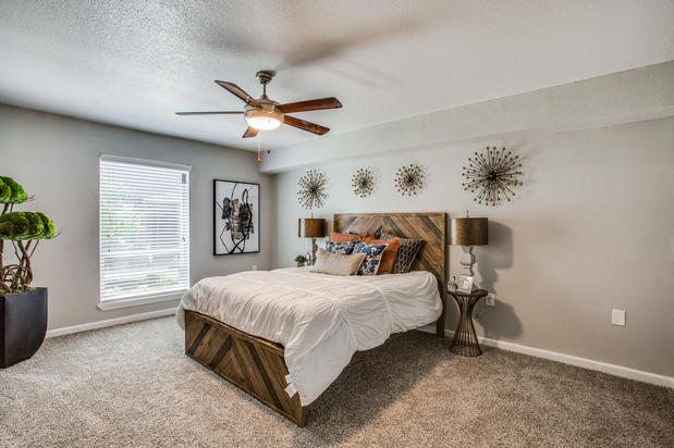 Images Weston Medical Center Apartments