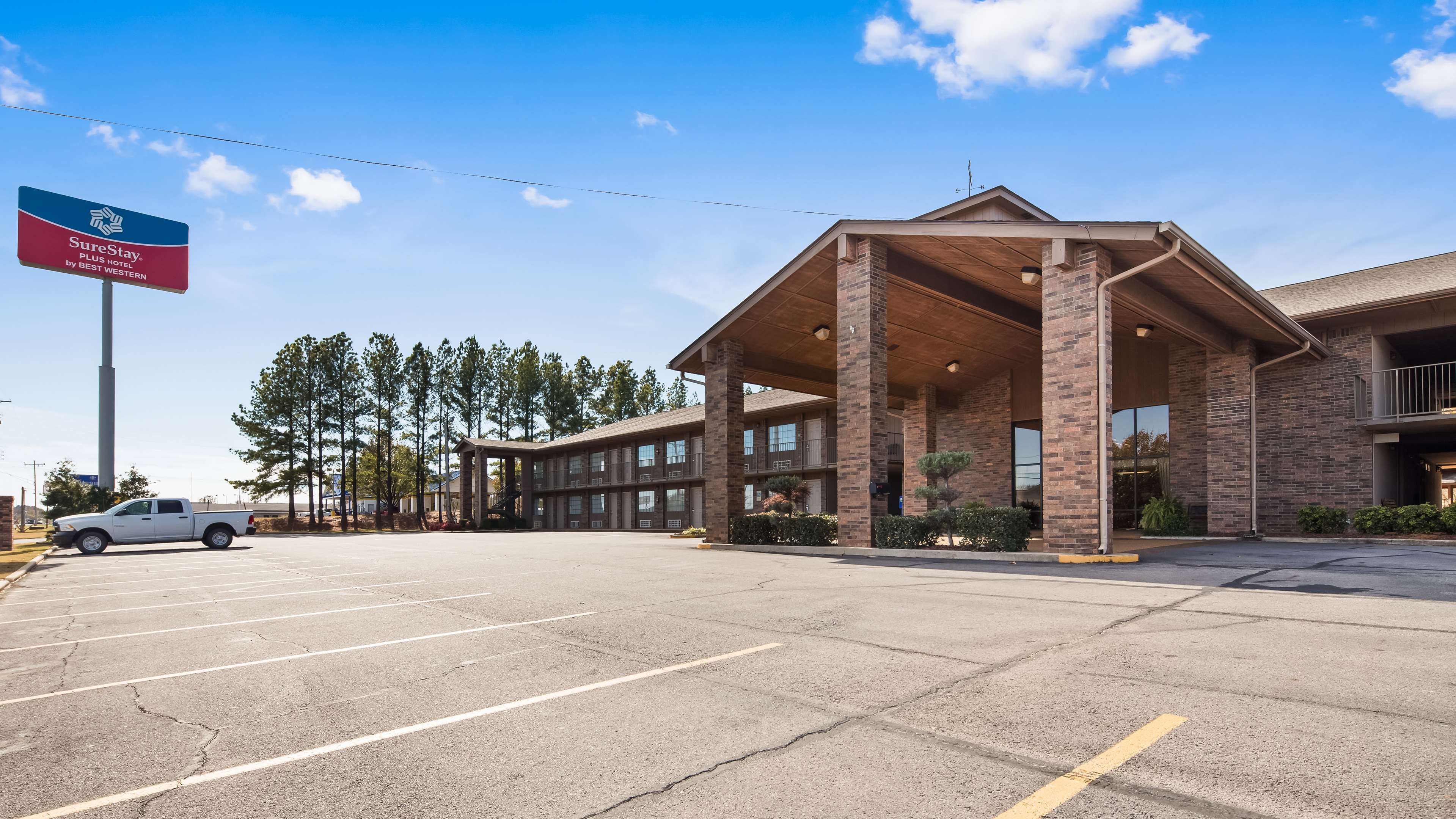 SureStay Plus Hotel by Best Western Poteau Photo