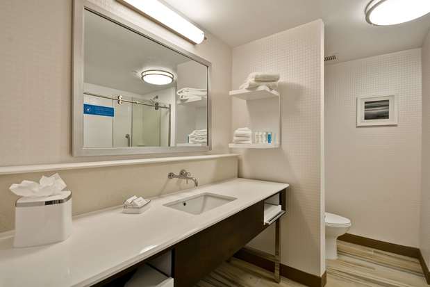 Images Hampton Inn & Suites Detroit/Warren