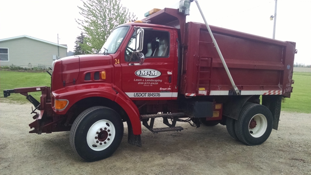 M&amp;M Lawn and Landscaping LLC Logo