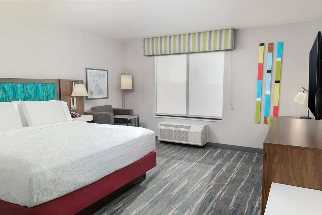 Hampton Inn & Suites Santa Rosa Sonoma Wine Country Image