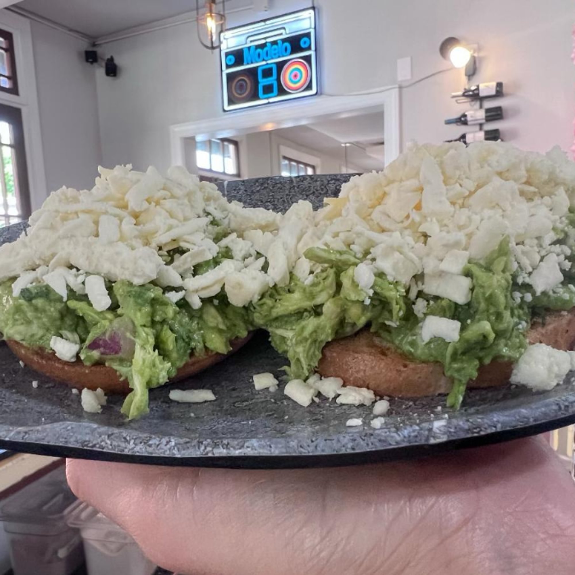 La Reina (Breakfast Until 1PM)