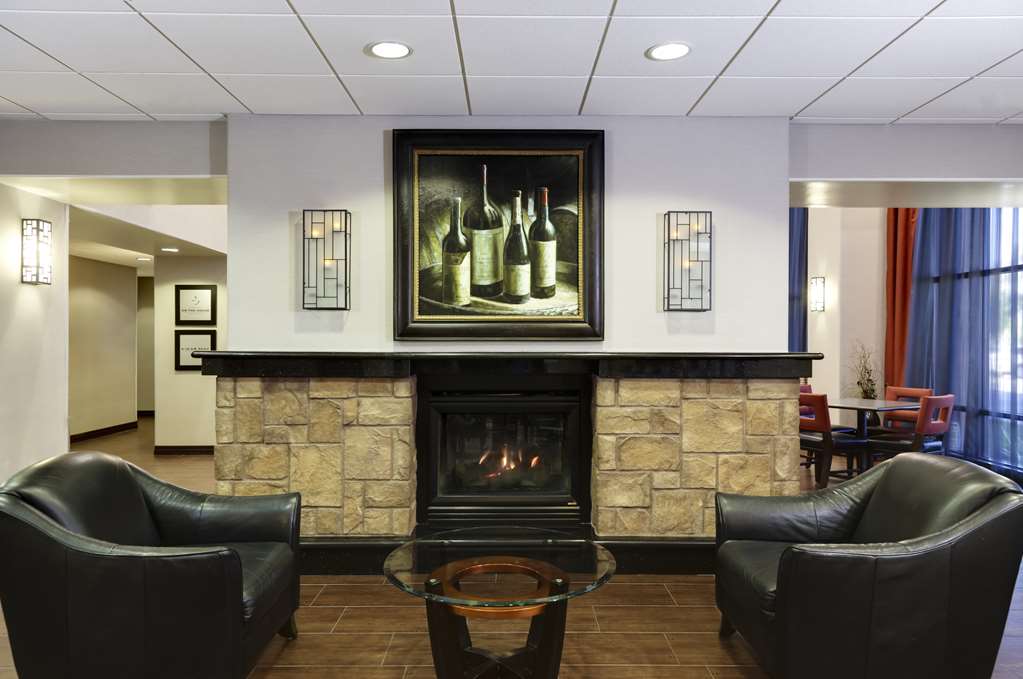 Hampton Inn & Suites Temecula Image