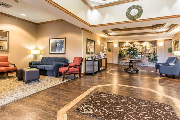 Images Comfort Suites
