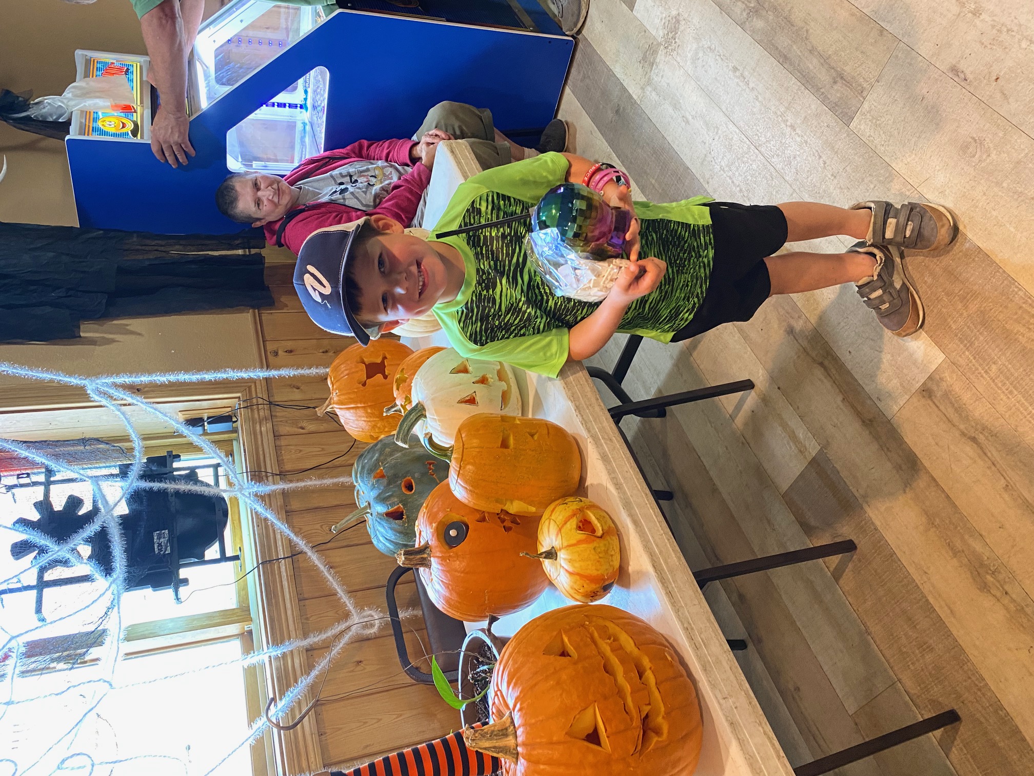 Brewsters Bar & Grill Image