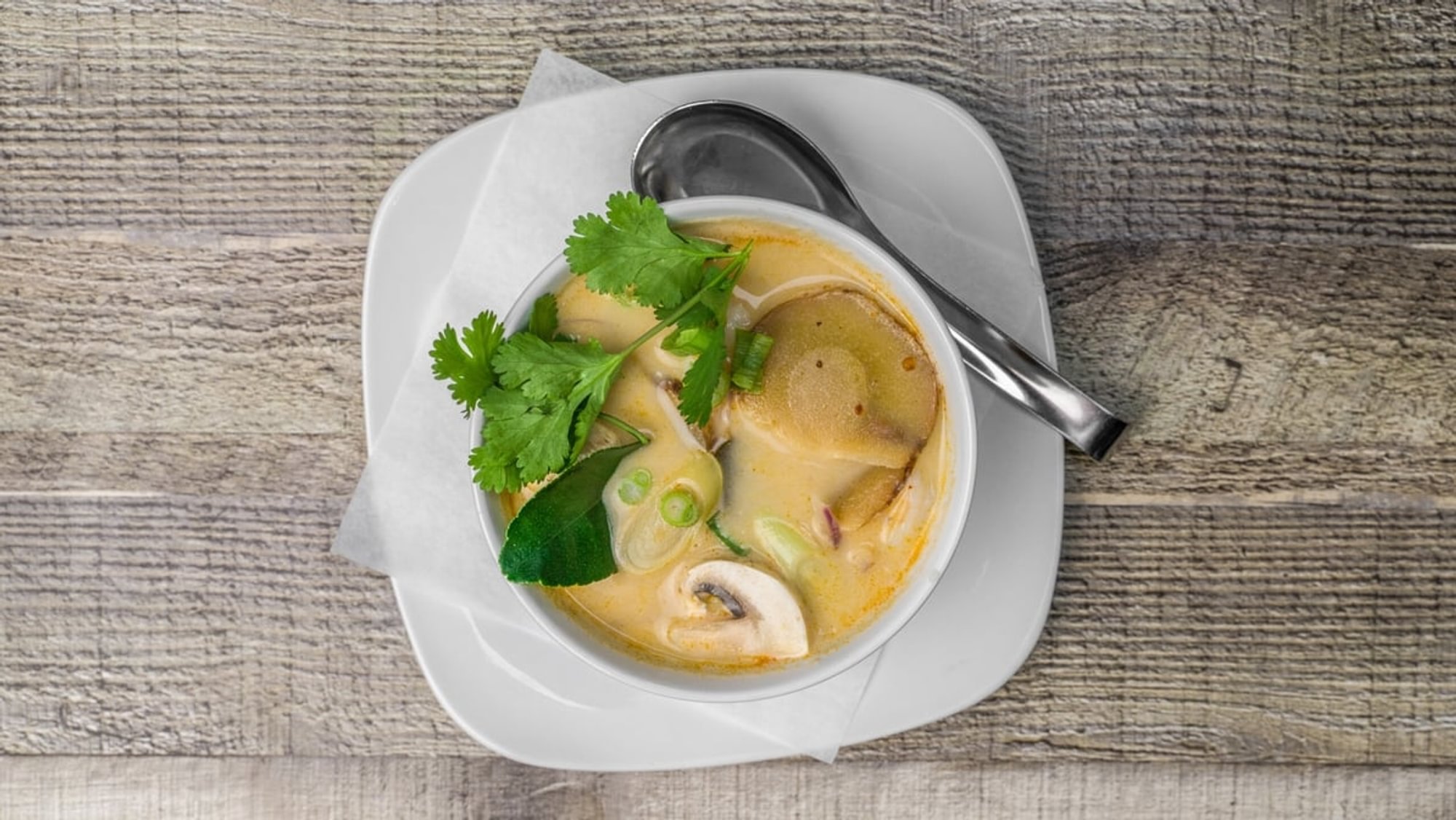Tom Kha