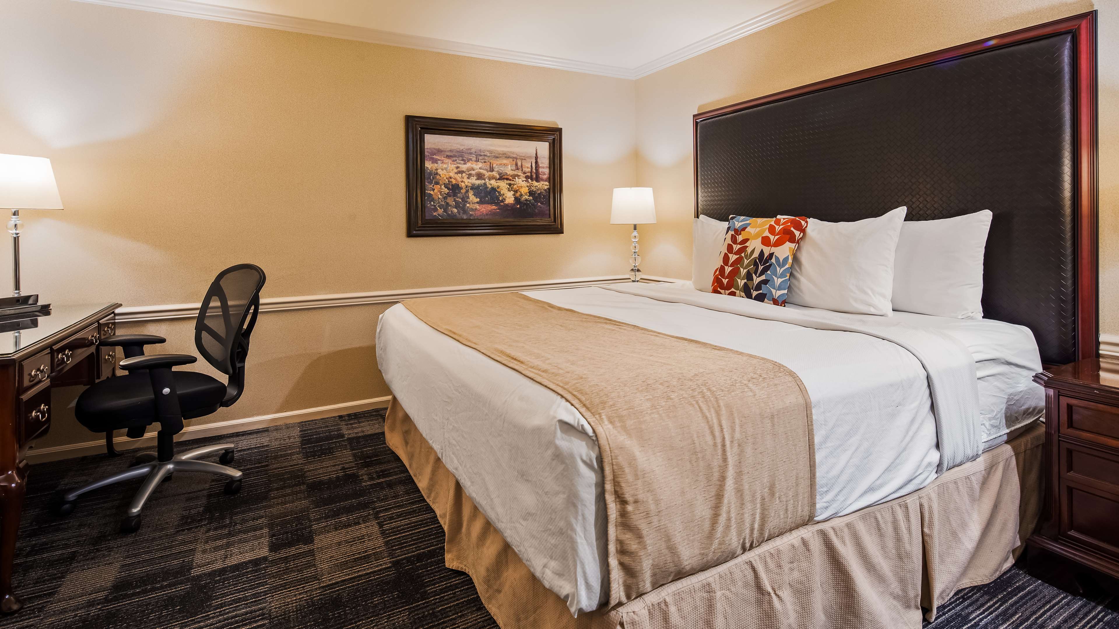 Best Western Heritage Inn Photo