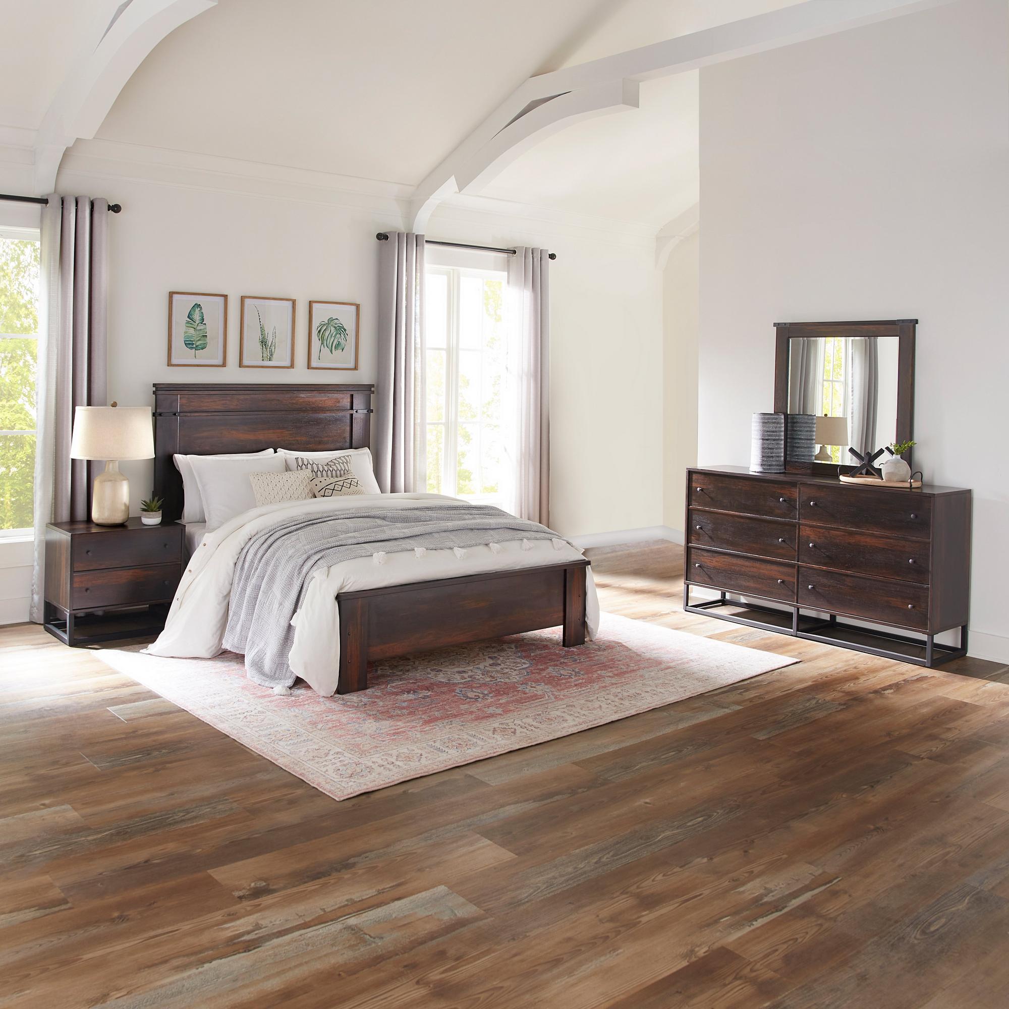 Queen Wallace Bed w/Dresser, Mirror, Nightstand