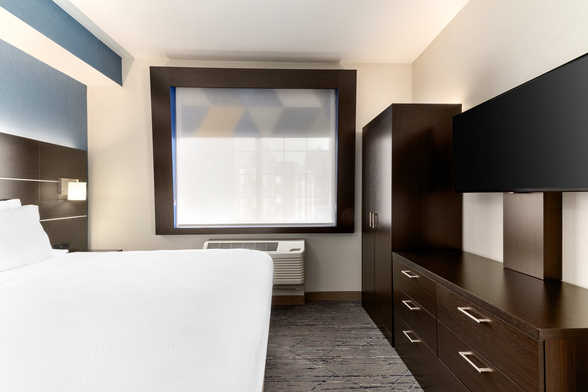 Holiday Inn Express & Suites Eugene Downtown - University by IHG Image
