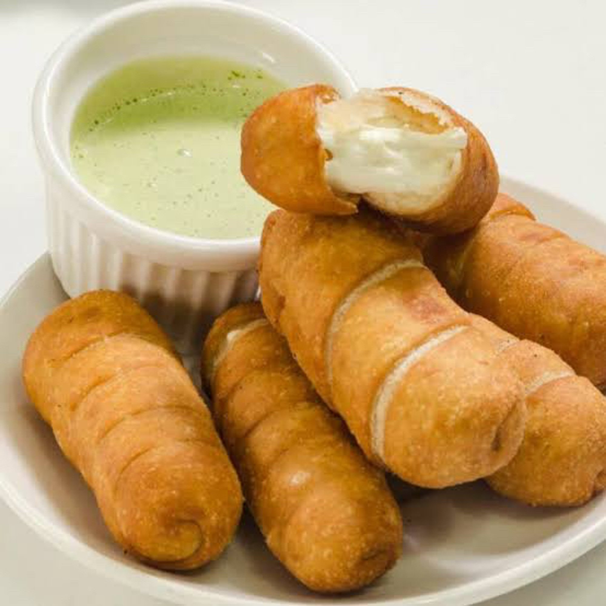 Venezuelan Cheese Tequeños (5)