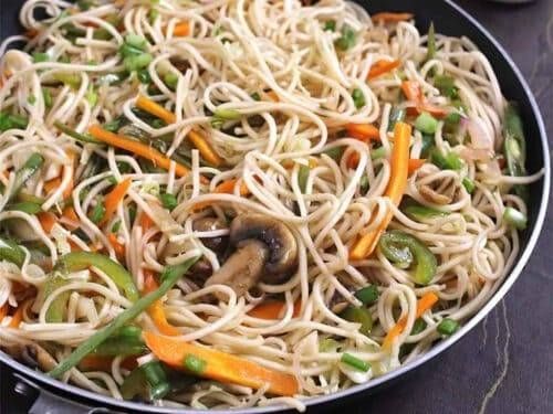 Schezwan Veg Noodles
