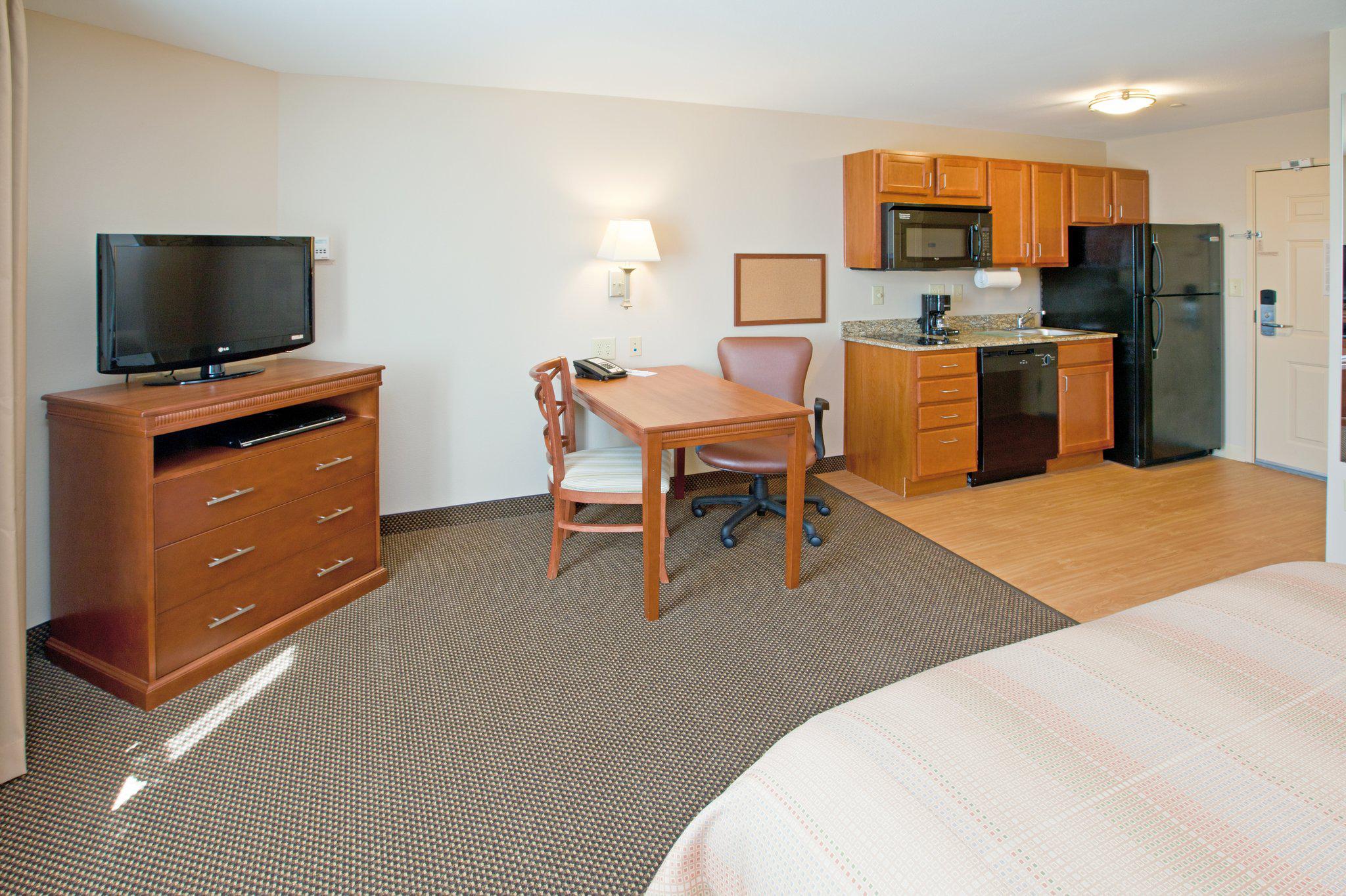 Candlewood Suites Lafayette Photo