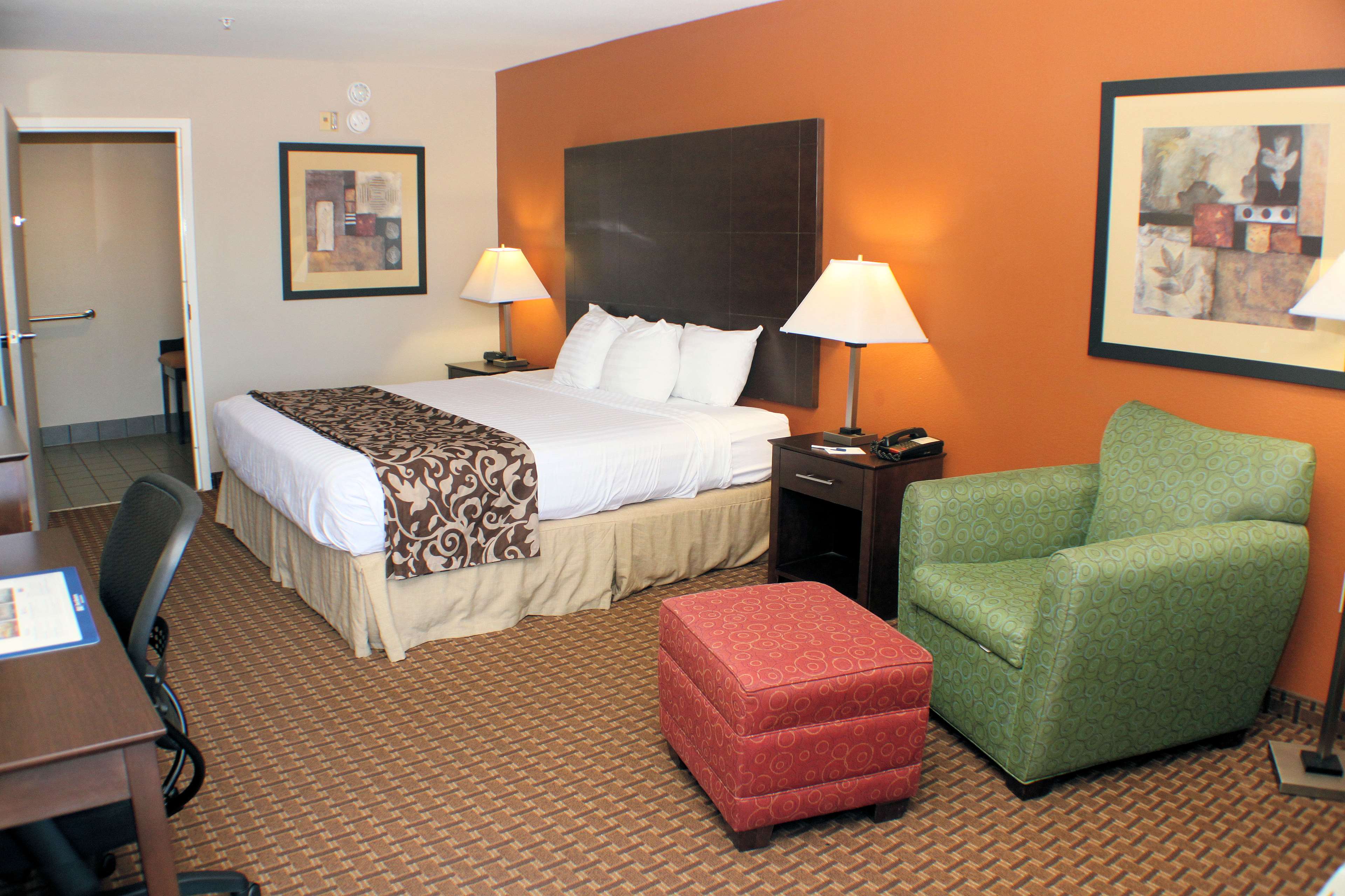 Best Western Inn & Suites Photo