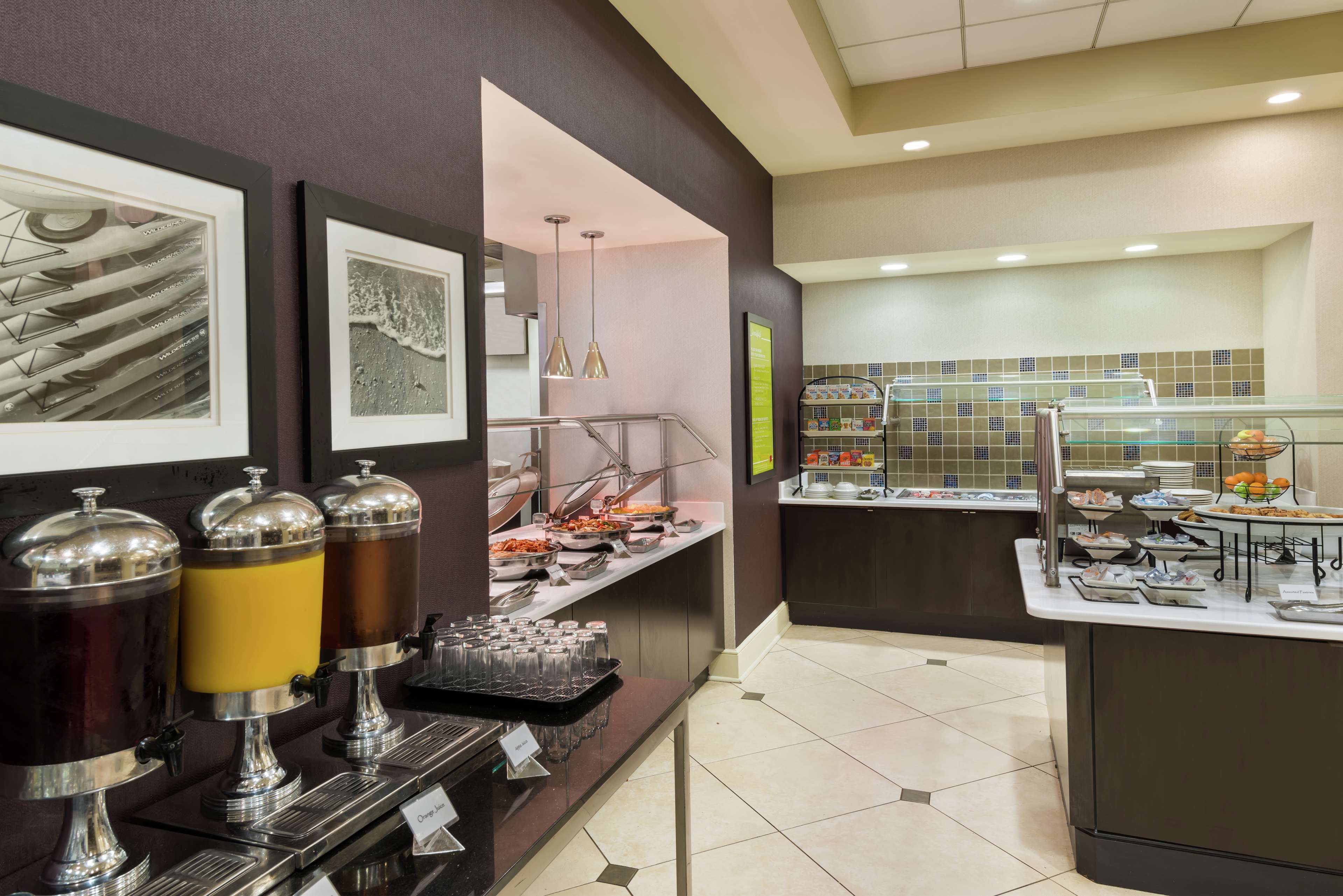 Hilton Garden Inn Tampa Airport Westshore Photo