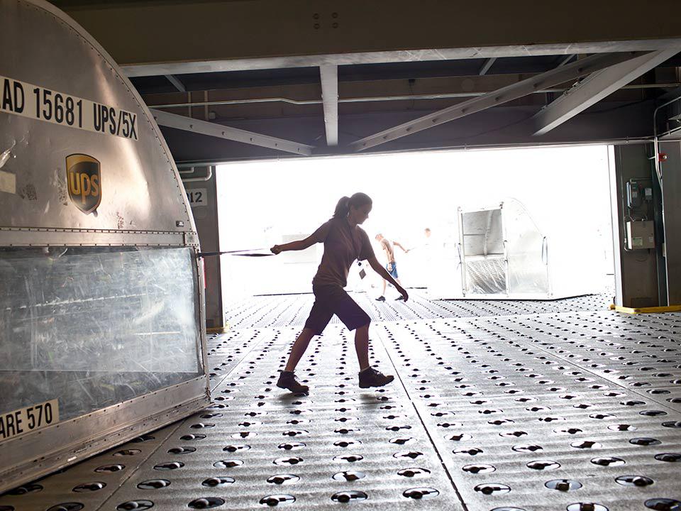 Pulling a UPS air cargo capsule