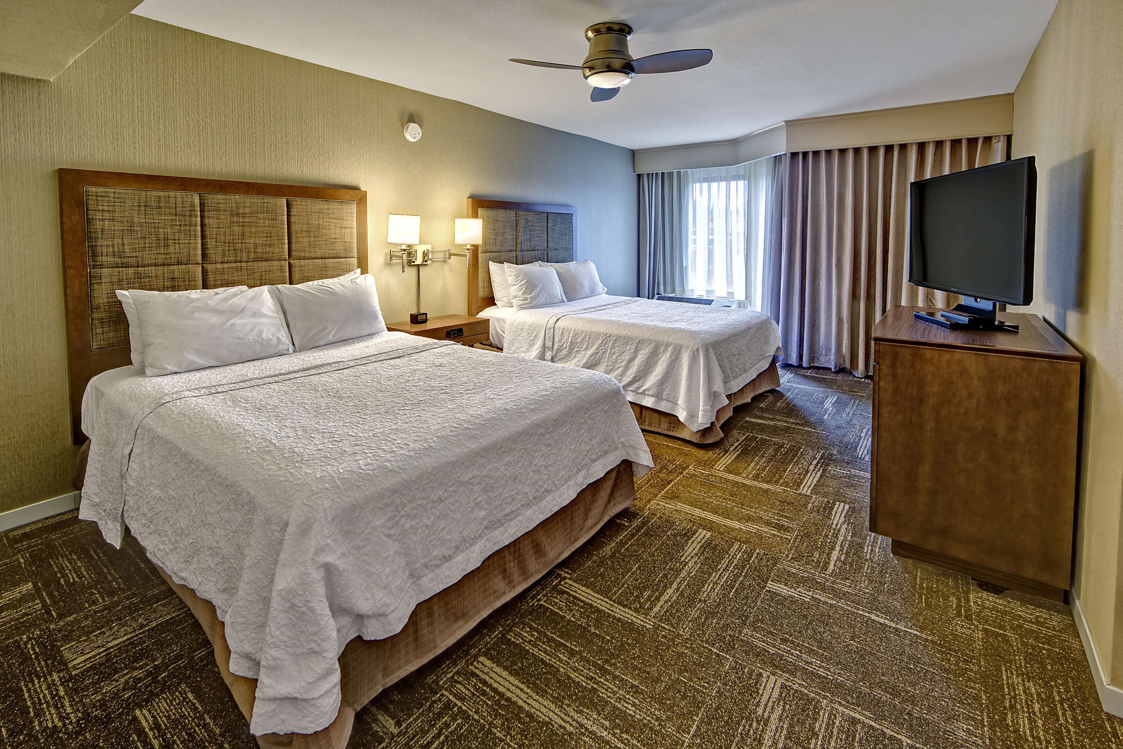 Hampton Inn & Suites Asheville-I-26 Photo