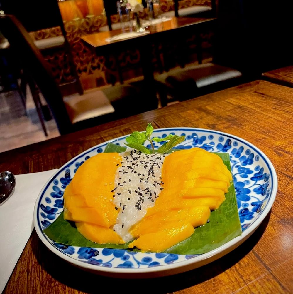 Coconut Sticky Rice w/ Mango