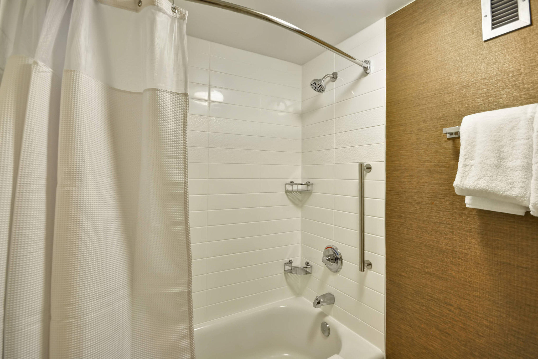 Fairfield Inn & Suites by Marriott Atlanta Vinings/Galleria Photo