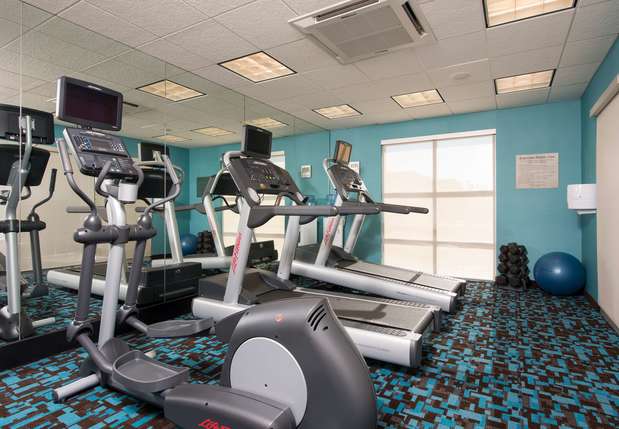Images Fairfield Inn & Suites by Marriott Omaha Downtown