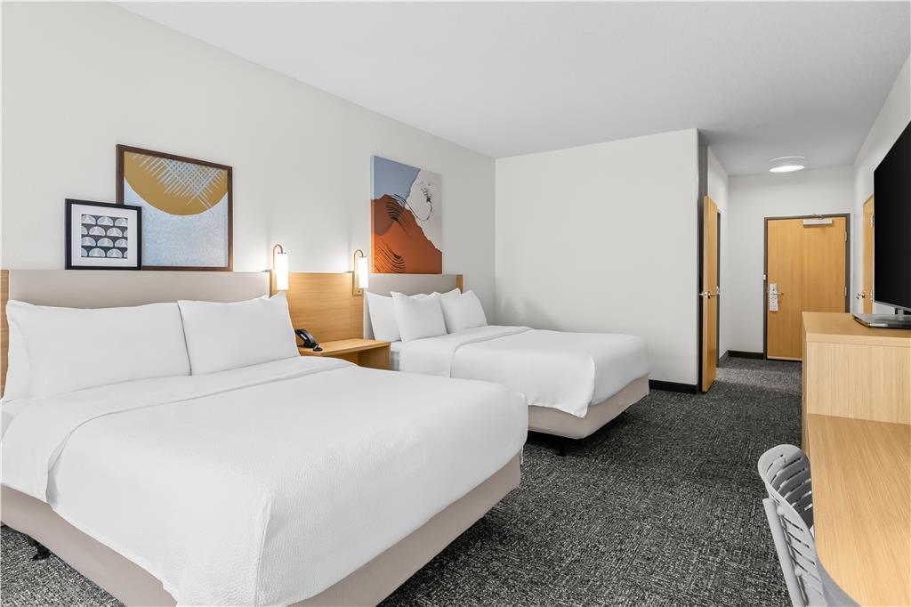 Spark by Hilton Traverse City Image