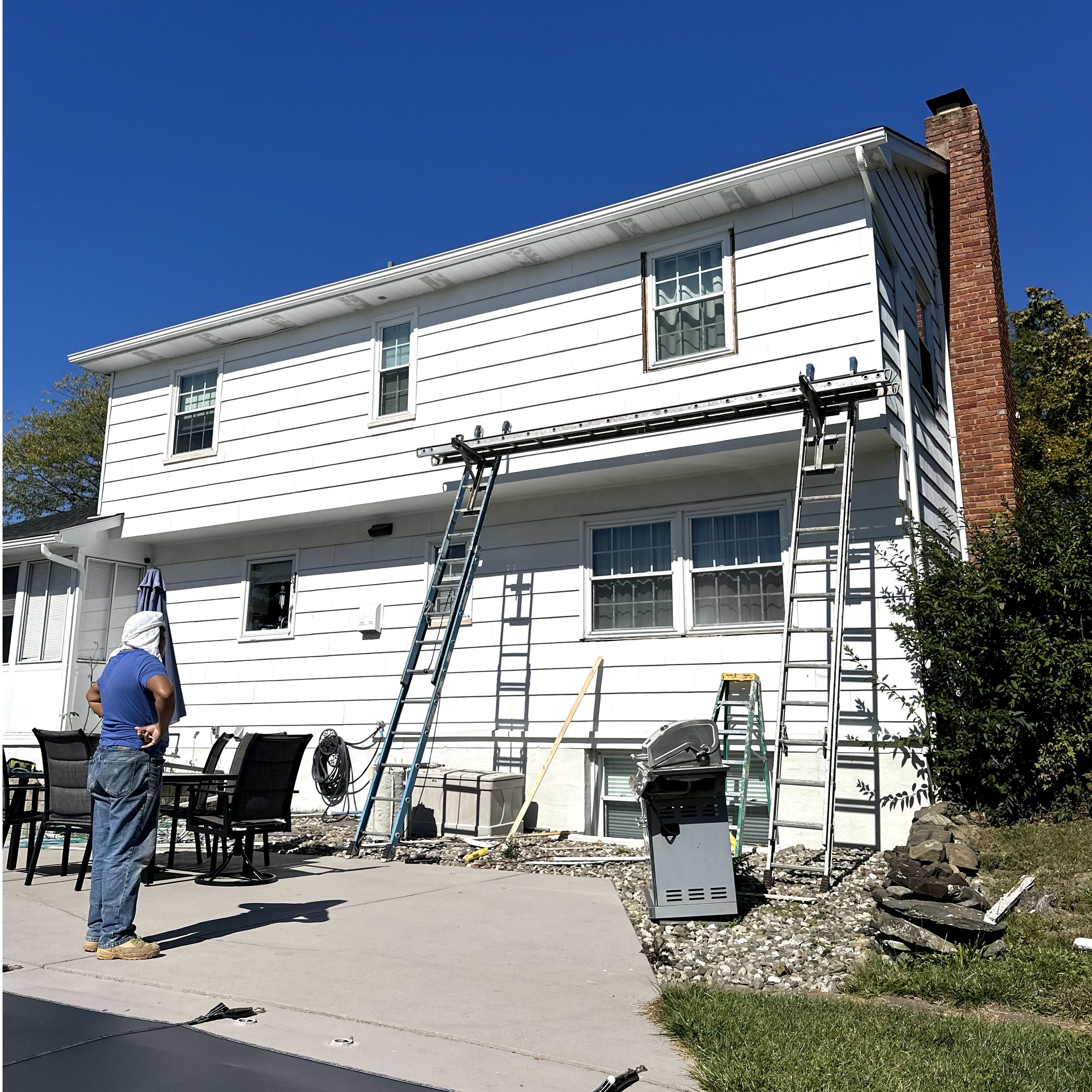 L Pro Painter and Carpenter Image