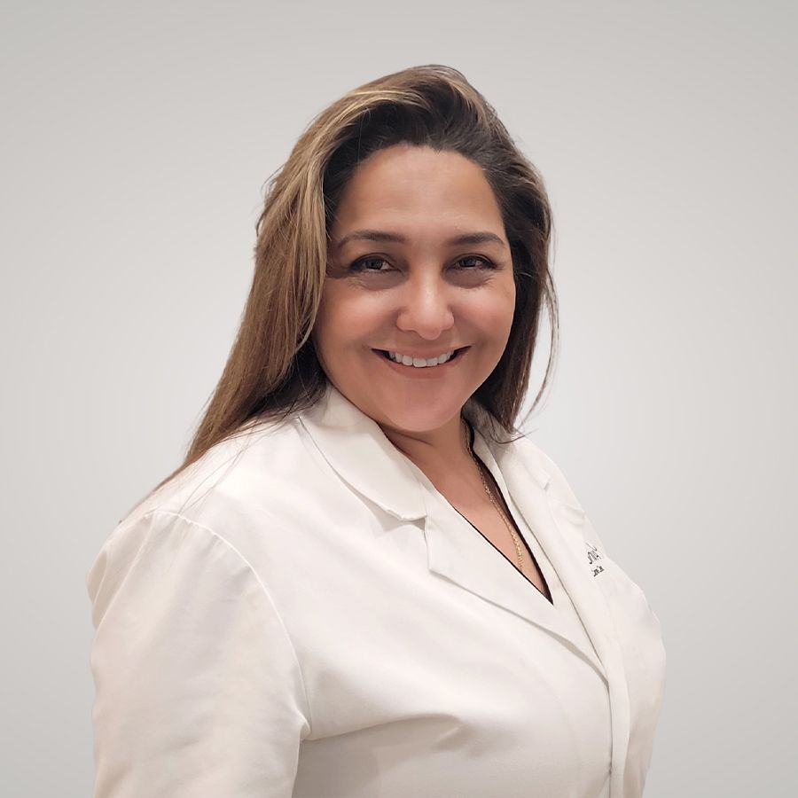 Nela Ballesteros Moyano, MD