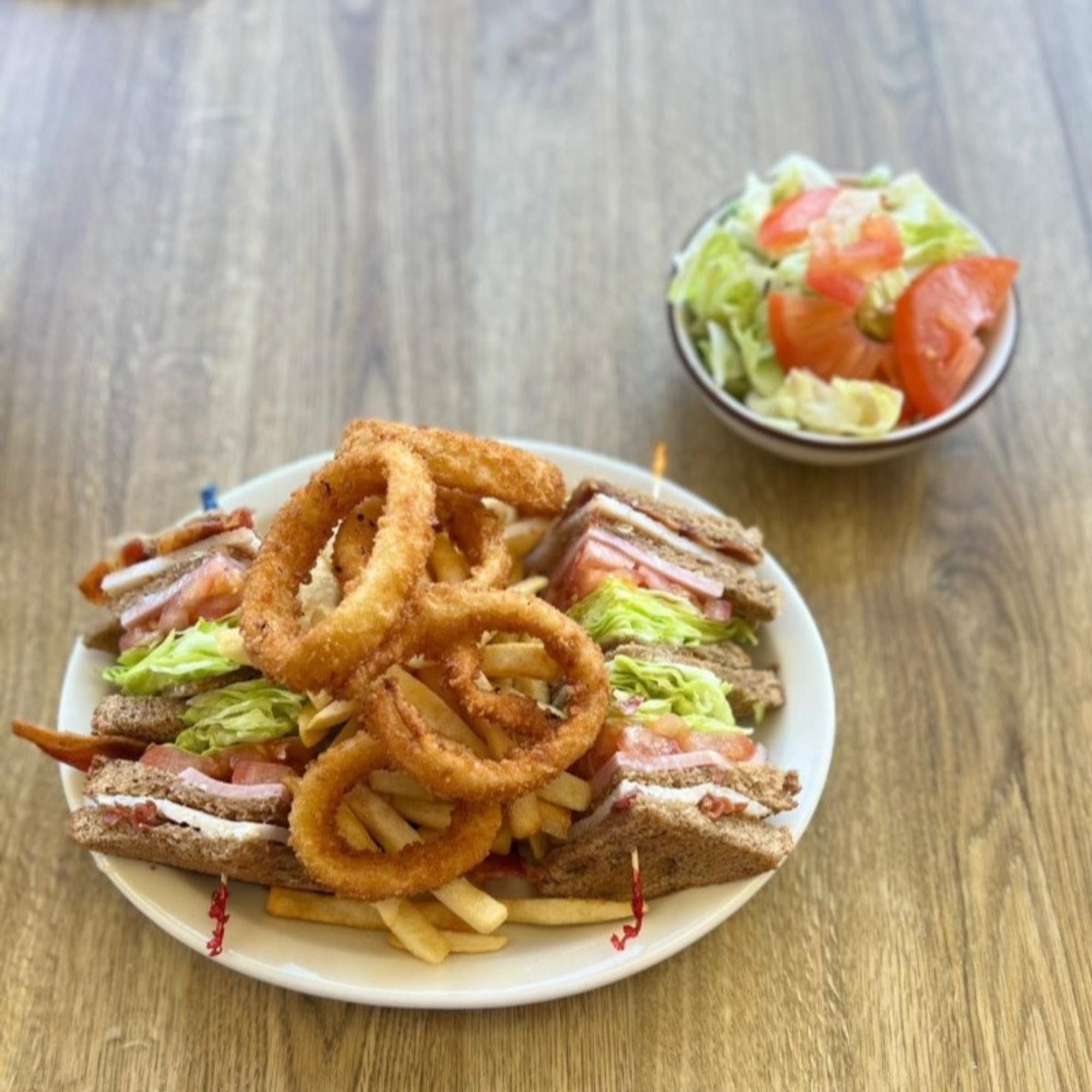 Club Sandwich Dinner