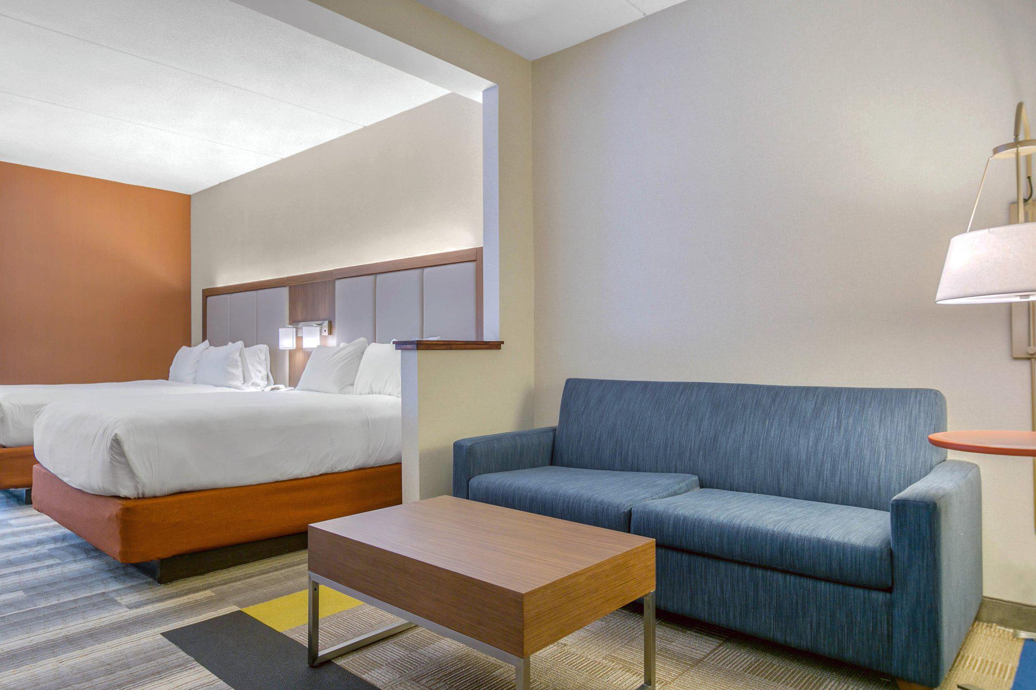 Holiday Inn Express & Suites Mount Arlington-Rockaway Area Photo