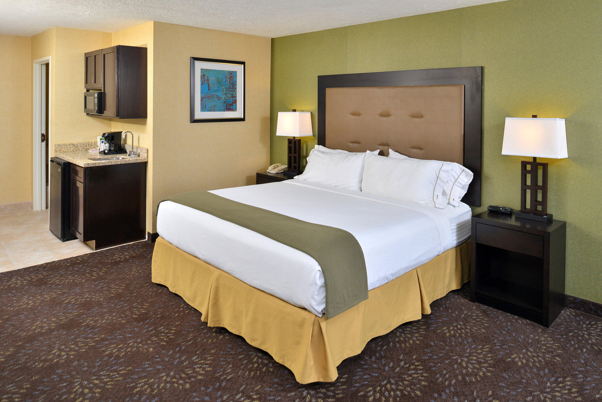 Holiday Inn Express & Suites Charlotte Photo