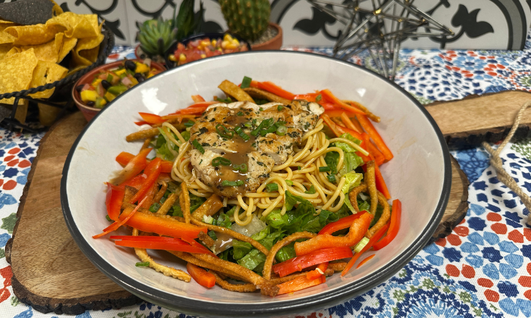 SWEET CHILI CRUNCH SALAD
