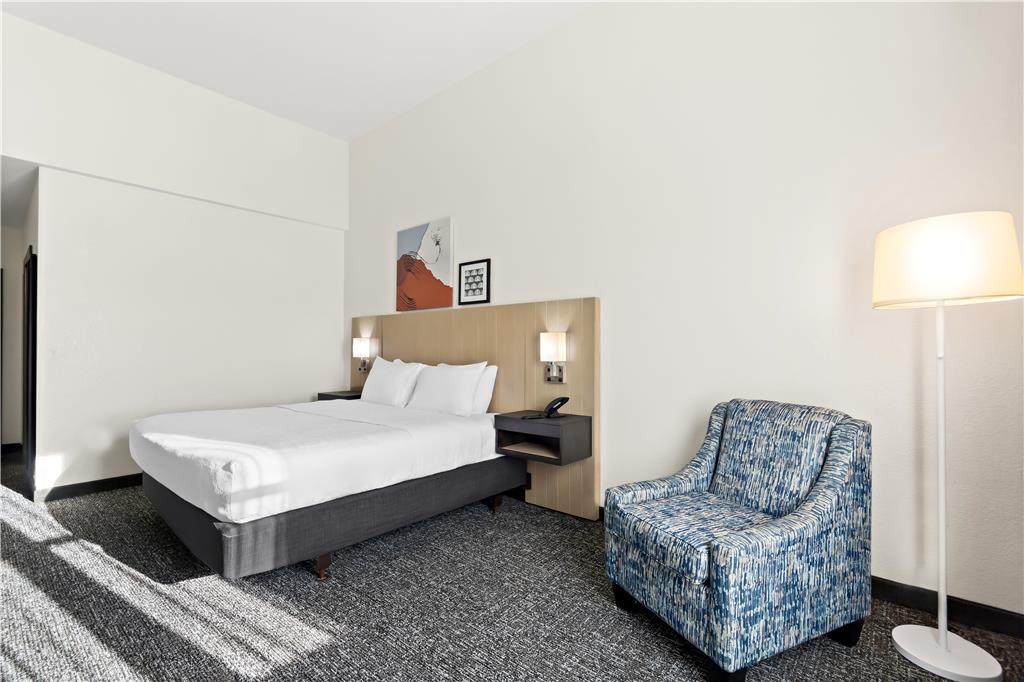 Spark by Hilton Panama City Beach Image