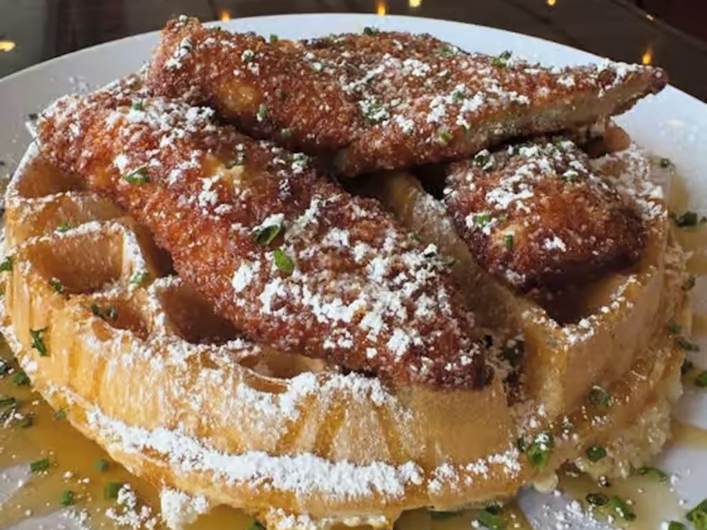 CHICKEN N WAFFLES