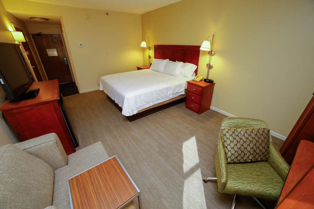 Hampton Inn Franklin Image