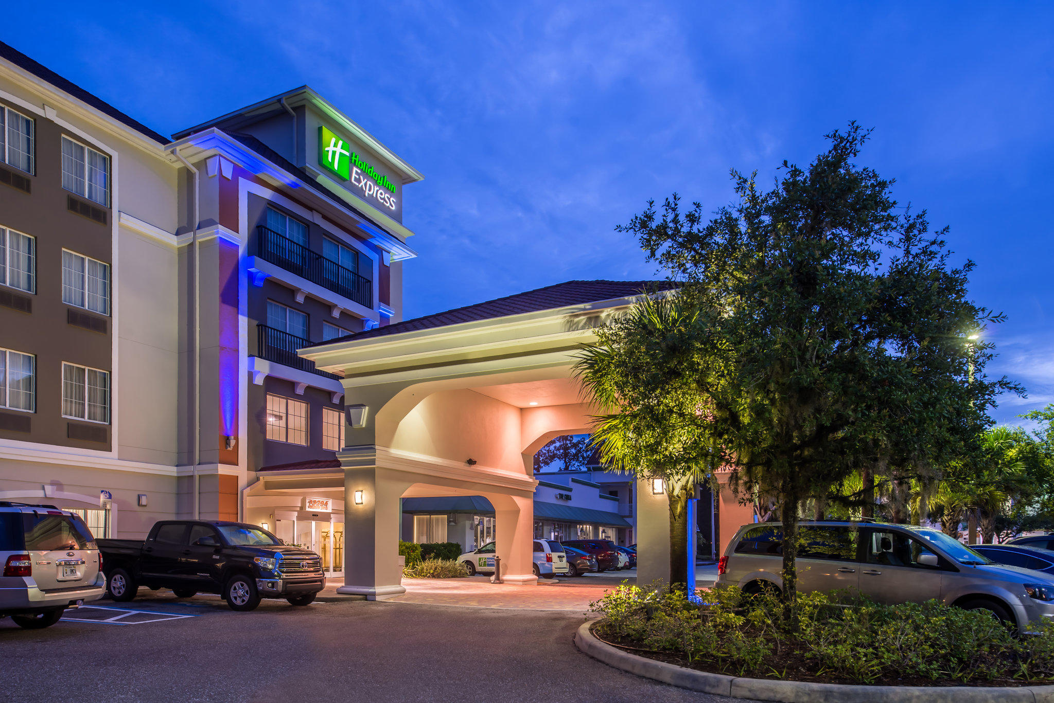Holiday Inn Express Tampa N I-75 - University Area Photo